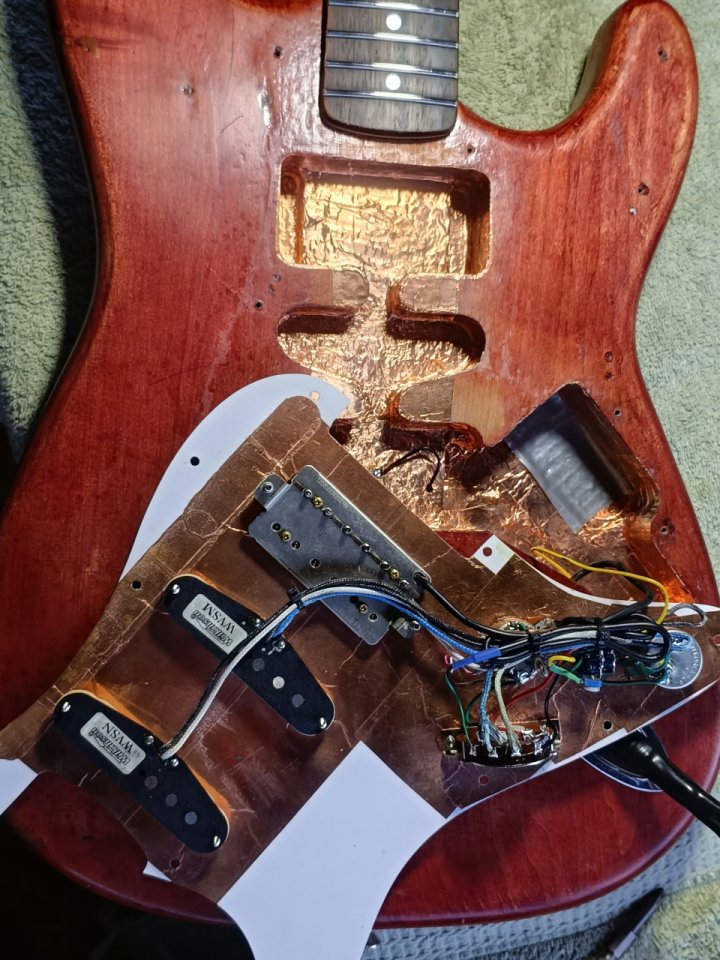 Squier Coreana 1996 - retrasteada con acero inoxidable de segunda mano · Foto 9 de 9 · A Coruña · 380 €