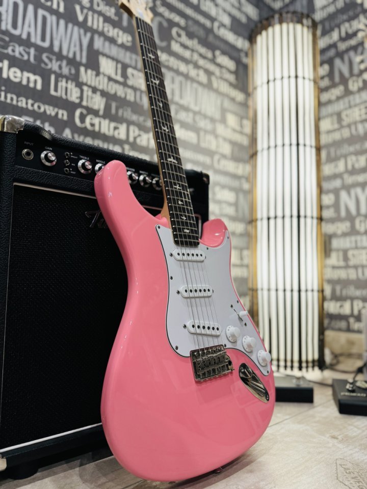 PRS Silver Sky Roxy Pink de segunda mano · Foto 1 de 8 · Jaén · 2150 €