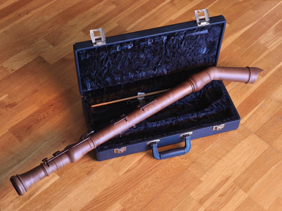 Flauta de pico acodada Huber Swiss antigua de segunda mano · Foto 2 de 7 · Barcelona · 900 €