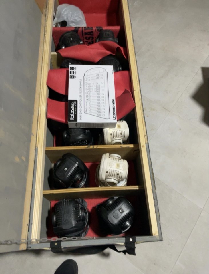 Cabezas móviles, Iluminación DJ. de segunda mano · Foto 6 de 7 · Cádiz · 500 €