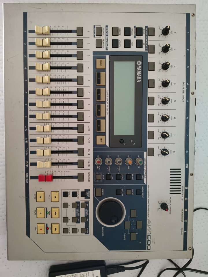 Grabador multipista Yamaha AW 1600 de segunda mano · Foto 1 de 8 · Córdoba · 300 €