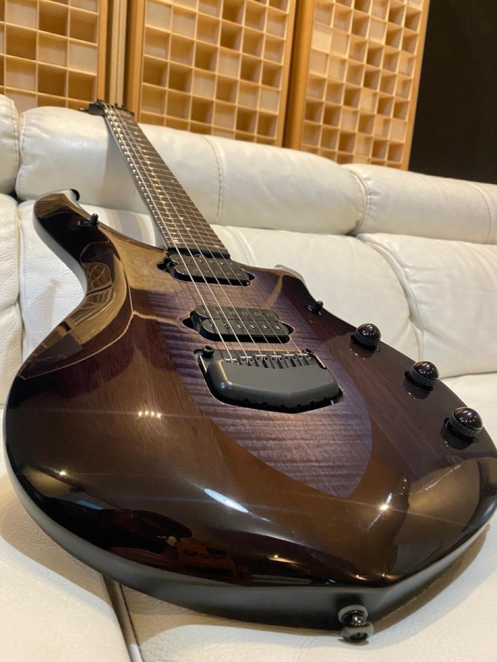 Ernie Ball Music Man Majesty Monarchy Black Knight