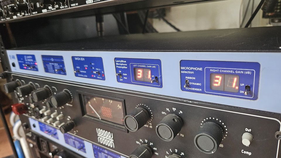 Convertidor AD/DA Lavry Blue 4496 de 2 canales AD, 2 canales DA + preamplificador de micrófono de 2 canales de segunda mano · Foto 1 de 8 · Córdoba · 1300 €