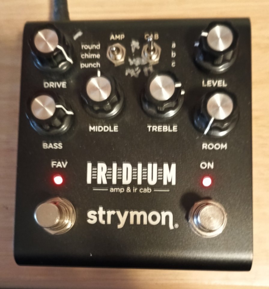 Pedal STRYMON IRIDIUM Simulador de amplificadores