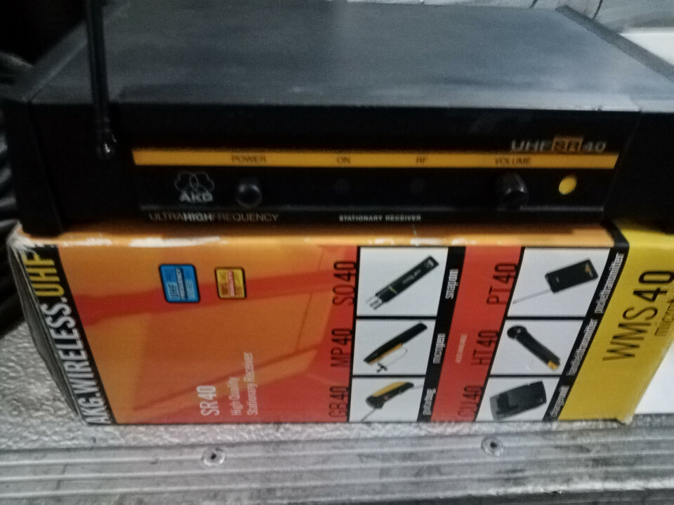 Inalambrico Guitarra AKG- WMS-40 , UHF de segunda mano · Foto 3 de 3 · Ourense · 110 €