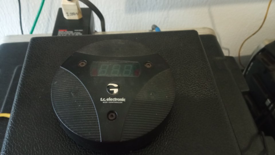 Triaxis + Etapa Mesa Boogie 20/20 + Korg Pitchblack Pro + G-Major + Rack...