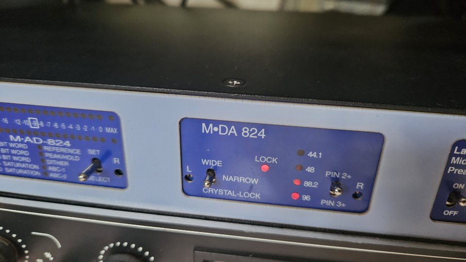 Convertidor AD/DA Lavry Blue 4496 de 2 canales AD, 2 canales DA + preamplificador de micrófono de 2 canales de segunda mano · Foto 5 de 8 · Córdoba · 1300 €