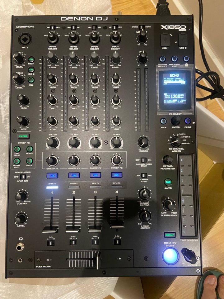Mesa mezclas denon x1850 de segunda mano · Foto 6 de 6 · Madrid · 950 €