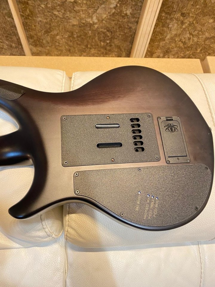 Ernie Ball Music Man Majesty Monarchy Black Knight