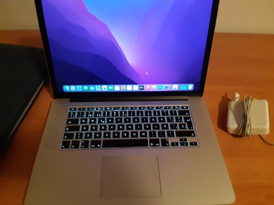 Macbook pro 15 pulgadas 2015 de segunda mano · Foto 7 de 9 · Barcelona · 450 €