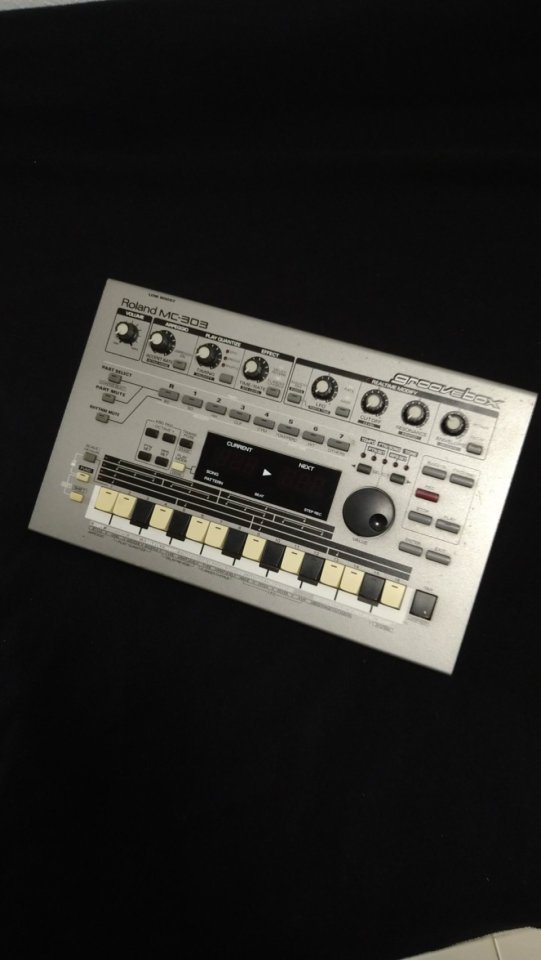 Roland MC-303 Groovebox - Estado Original - Clásico de los 90