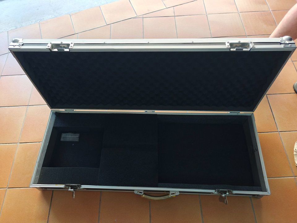 Flightcase guitarra Rockboard de segunda mano · Foto 4 de 10 · Lleida · 145 €