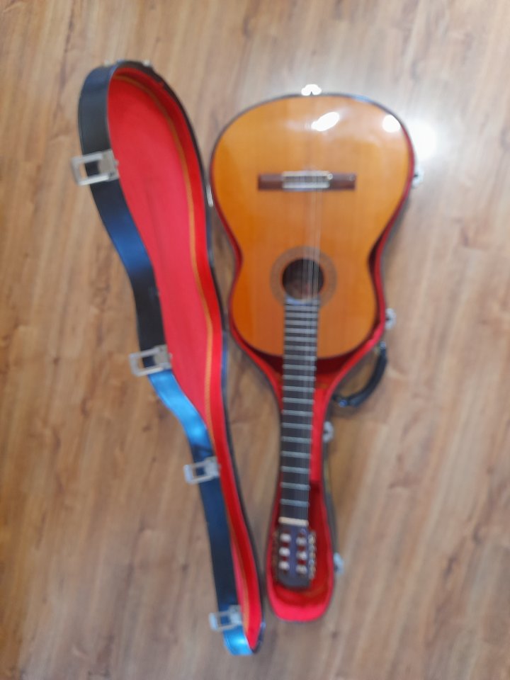 Guitarra de Concierto TAYMAR. 1981