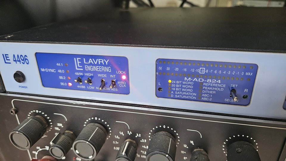 Convertidor AD/DA Lavry Blue 4496 de 2 canales AD, 2 canales DA + preamplificador de micrófono de 2 canales de segunda mano · Foto 7 de 8 · Córdoba · 1300 €