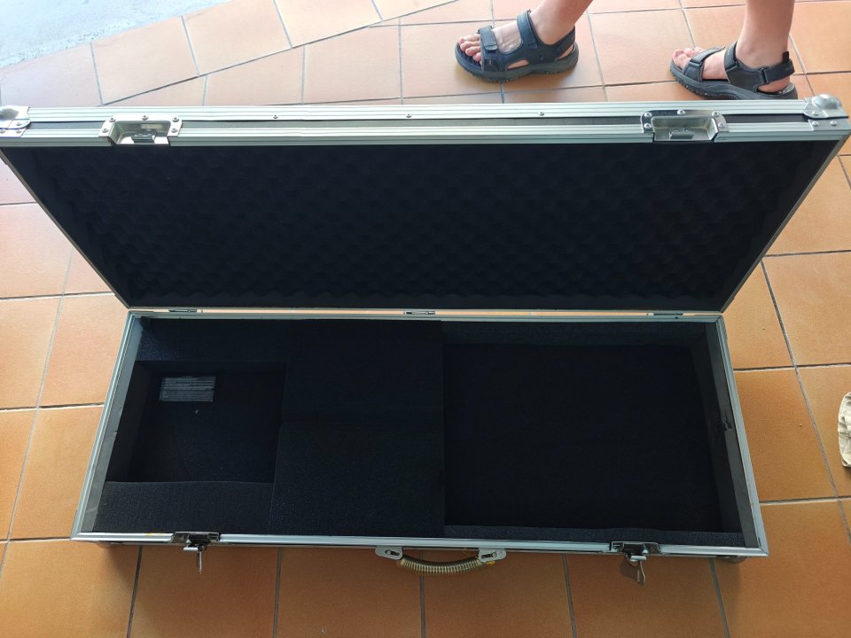 Flightcase guitarra Rockboard de segunda mano · Foto 6 de 10 · Lleida · 145 €