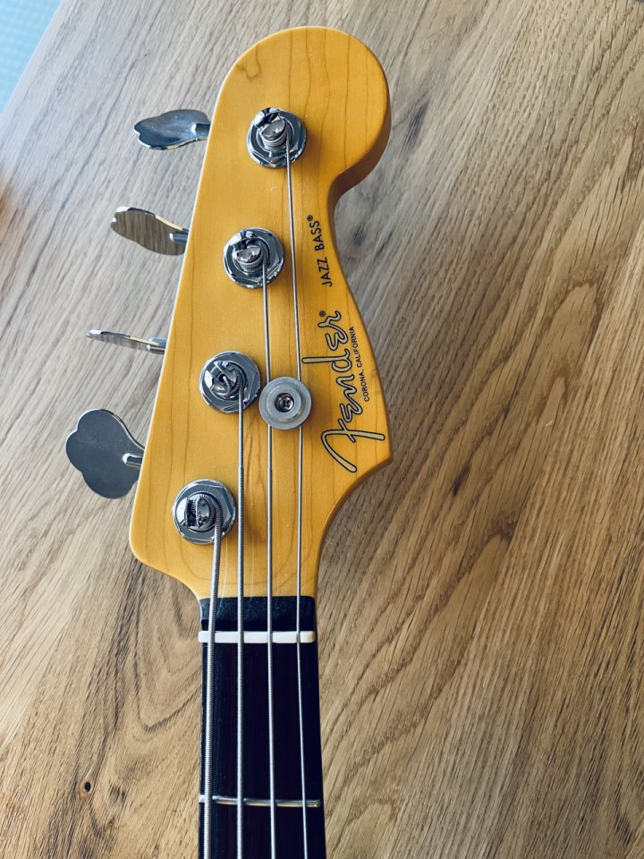 Fender Jazz Bass AMERICAN PROFESSIONAL II de segunda mano · Foto 2 de 10 · Barcelona · 1800 €
