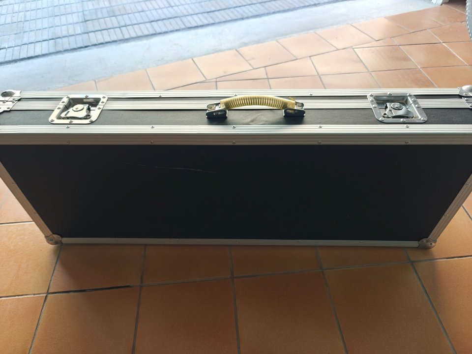 Flightcase guitarra Rockboard de segunda mano · Foto 7 de 10 · Lleida · 145 €