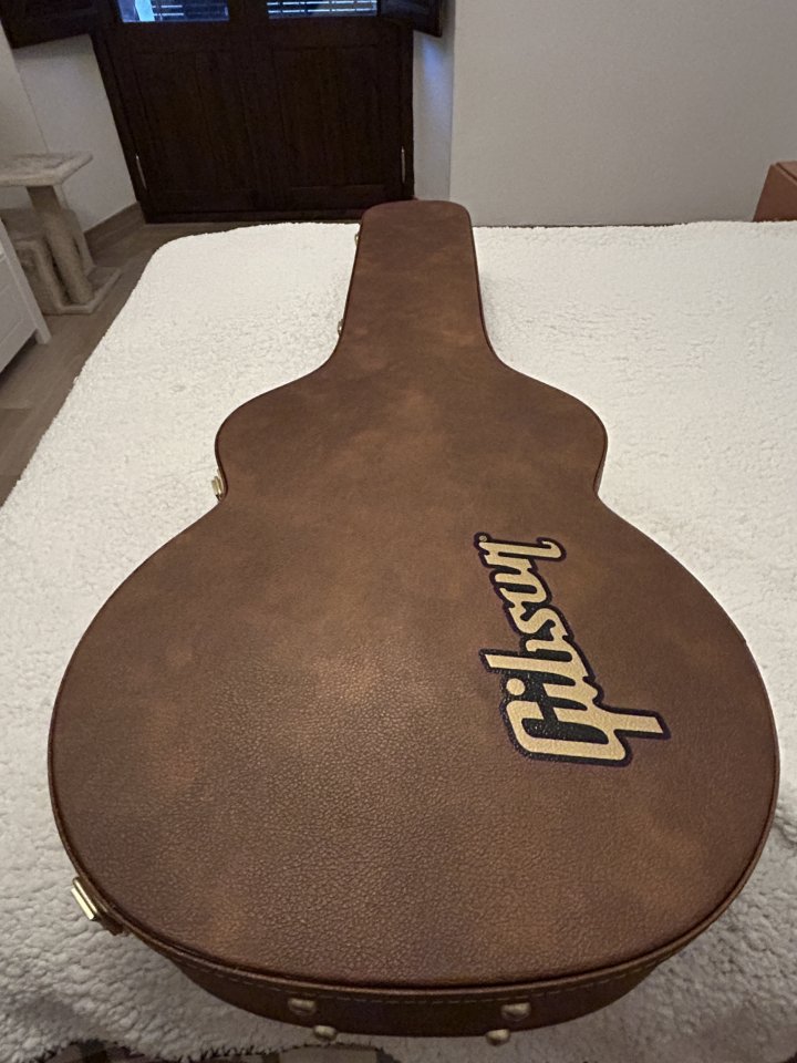 Gibson SJ-200 Autumn Burst de segunda mano · Foto 2 de 10 · Granada · 3700 €