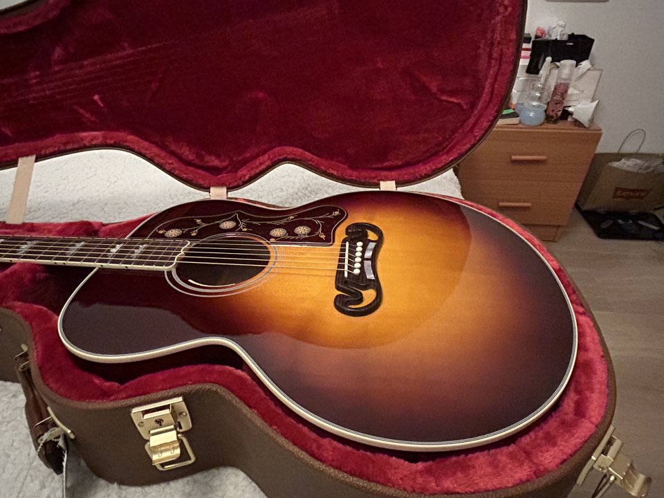 Gibson SJ-200 Autumn Burst de segunda mano · Foto 3 de 10 · Granada · 3700 €