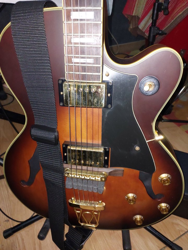 Guitarra Cort Yorktown