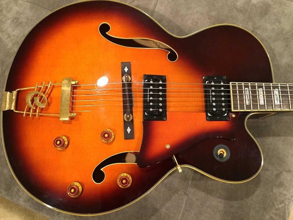 Guitarra Signature Cort, Larry Coryell, LC1