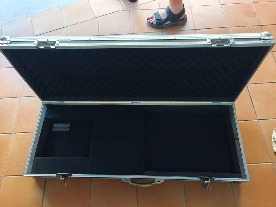 Flightcase guitarra Rockboard de segunda mano · Foto 10 de 10 · Lleida · 145 €