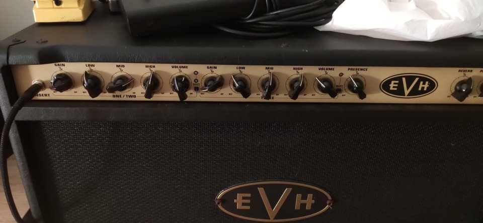 Peavey 5150III EL34 Combo 2x12 y pedales de segunda mano · Foto 1 de 5 · Navarra · 1400 €