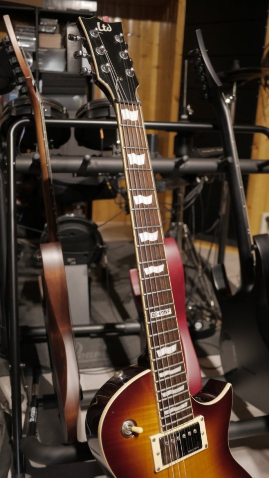 LTD EC-401VF (Seymour Duncan JB y 59) de segunda mano · Foto 2 de 10 · Sevilla · 450 €