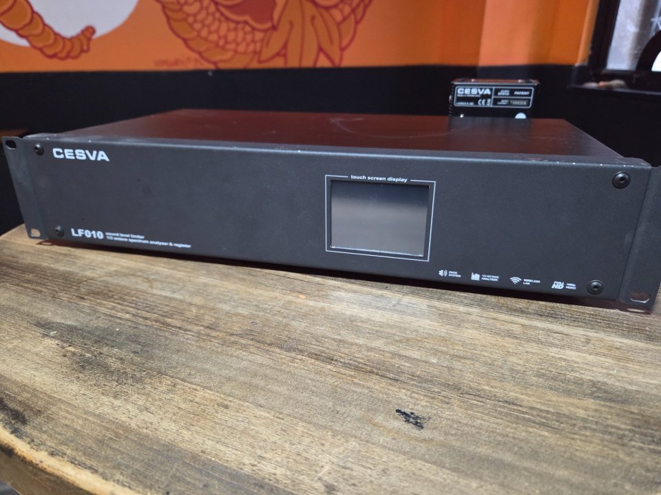 Cesva LF010