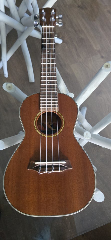 Ukelele Cambra de segunda mano · Foto 2 de 10 · Madrid · 49 €