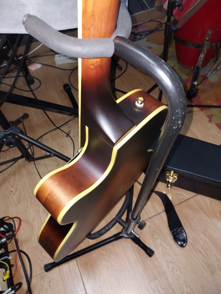 Guitarra Cort Yorktown