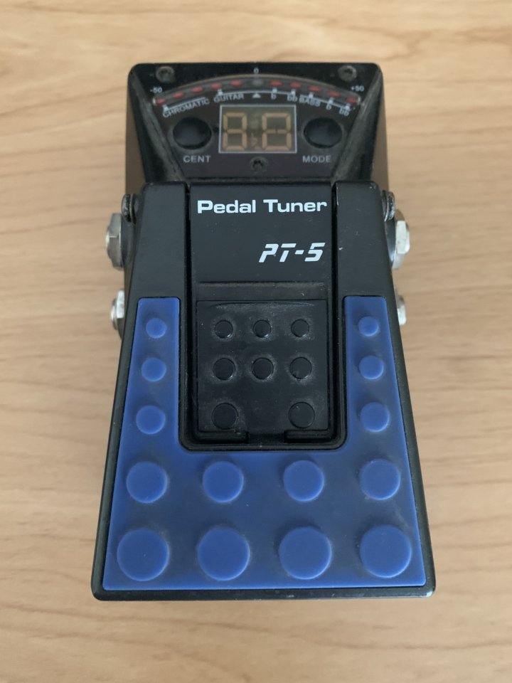 Varios pedales efectos y Voodoo Lab Pedal Power 2 Plus