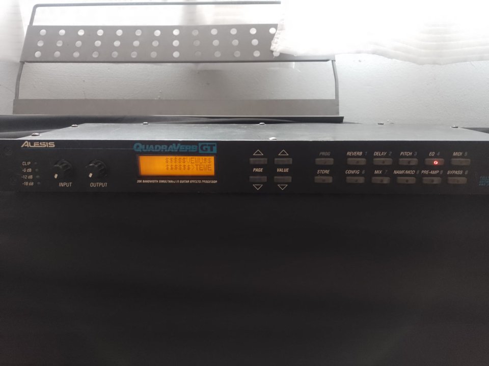 ALESIS QUADRA VERB GT de segunda mano · Foto 1 de 4 · Murcia · 150 €