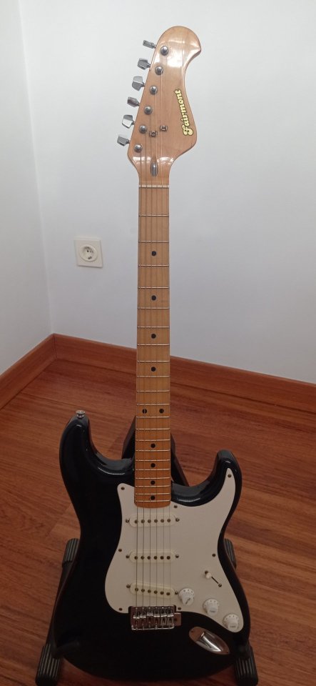 Guitarra eléctrica Fairmont Japón años 80 de segunda mano · Foto 2 de 10 · Cuenca · 160 €