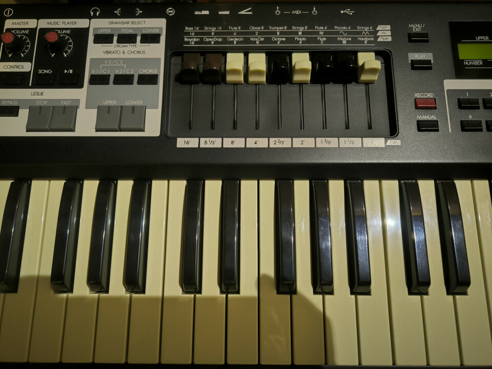 Hammond Sk1 73 teclas de segunda mano · Foto 4 de 6 · Alicante · 1100 €