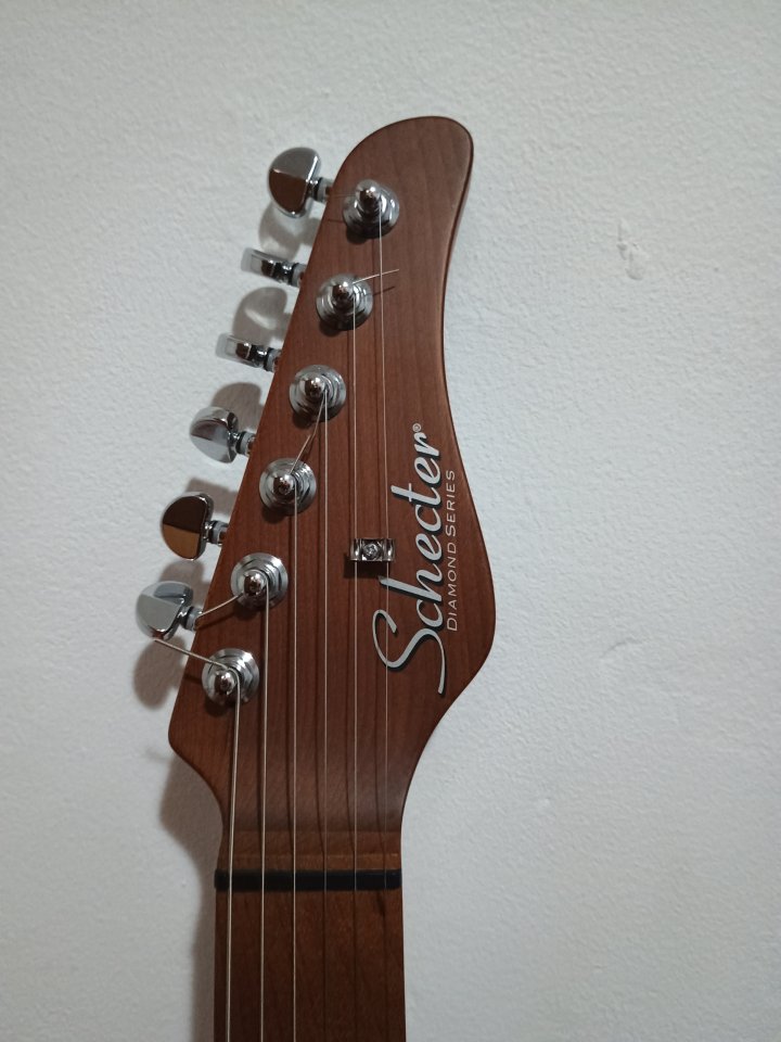 schecter nick johnston traditional de segunda mano · Foto 3 de 4 · Barcelona · 550 €