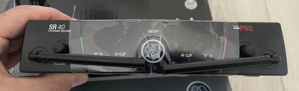 Inalámbrico AKG WMS 40 Pro Dual de segunda mano · Foto 3 de 6 · Girona · 150 €