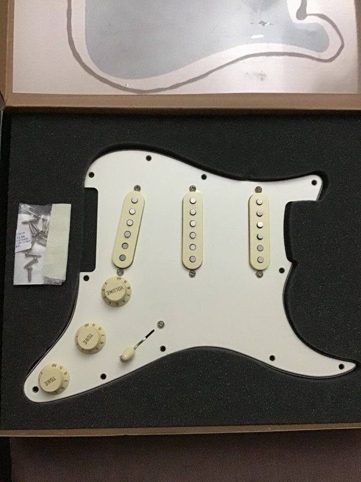 Pickguard Fender stratocaster pre-wired tex-mex