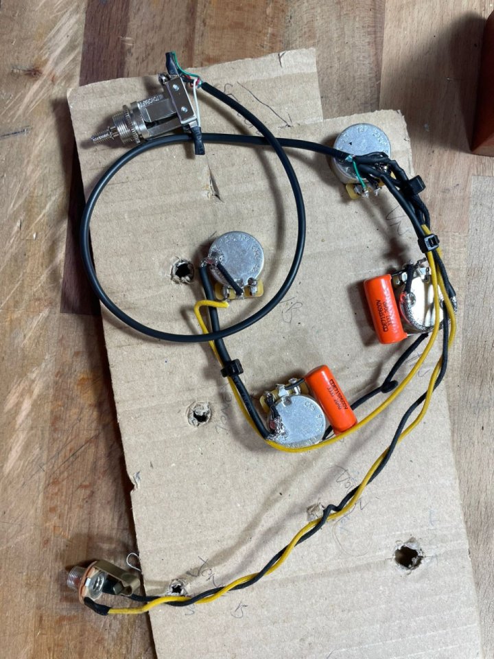 Washburn J6 Wes Montgomery muy muy mejorada