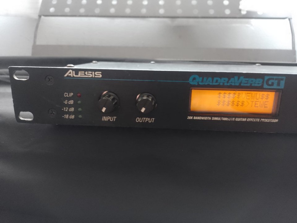 ALESIS QUADRA VERB GT de segunda mano · Foto 4 de 4 · Murcia · 150 €