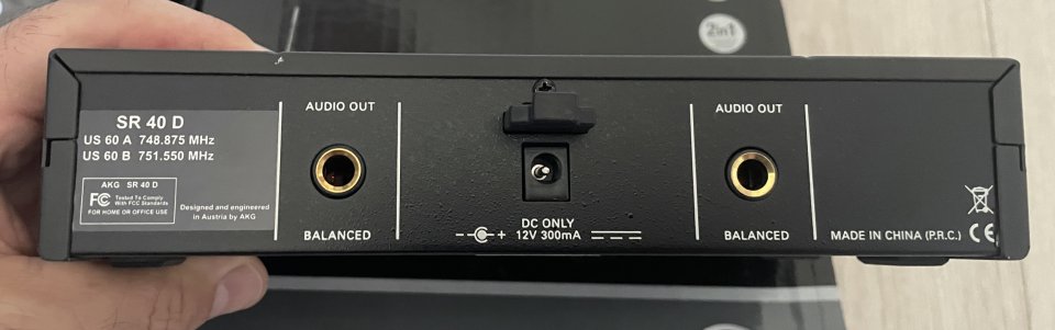 Inalámbrico AKG WMS 40 Pro Dual de segunda mano · Foto 4 de 6 · Girona · 150 €