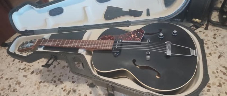 Godin 5th Avenue Kingpin P90 Electro
