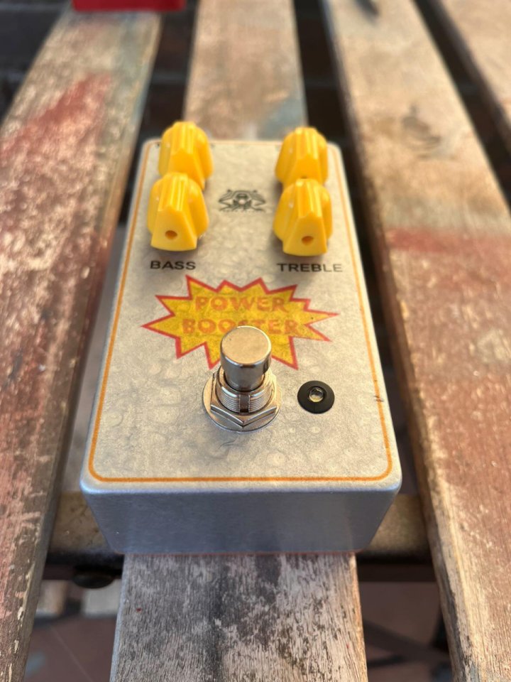 (Reservado) Power Booster (Colorsound Power Boost con volumen master)