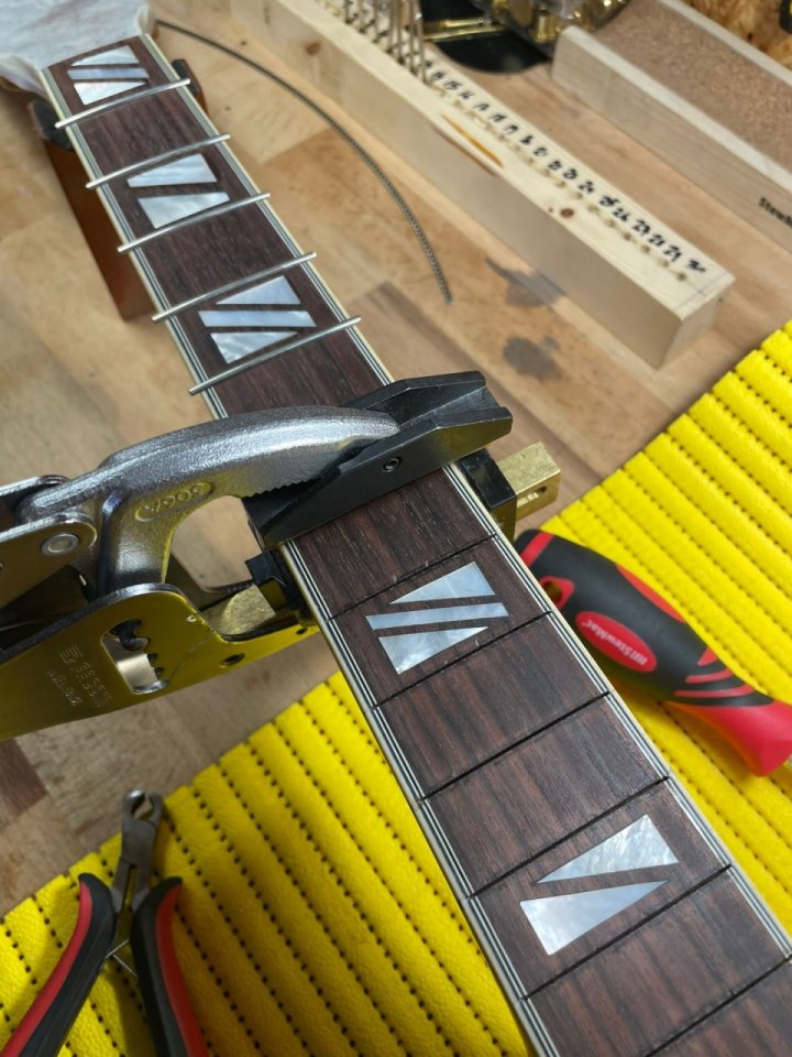 Washburn J6 Wes Montgomery muy muy mejorada