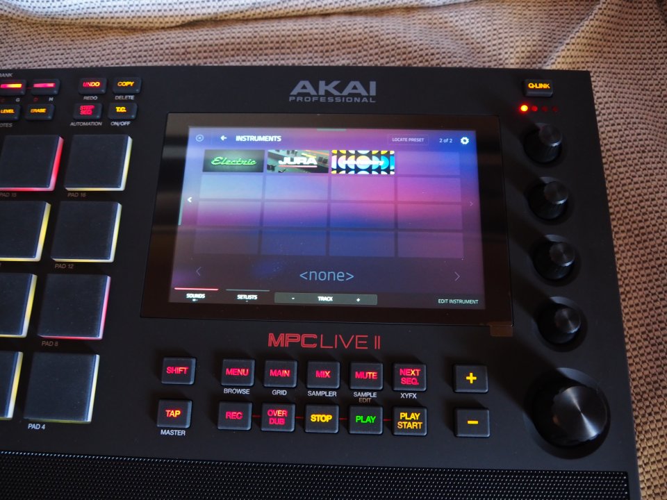Akai MPC live II de segunda mano · Foto 7 de 7 · Granada · 920 €