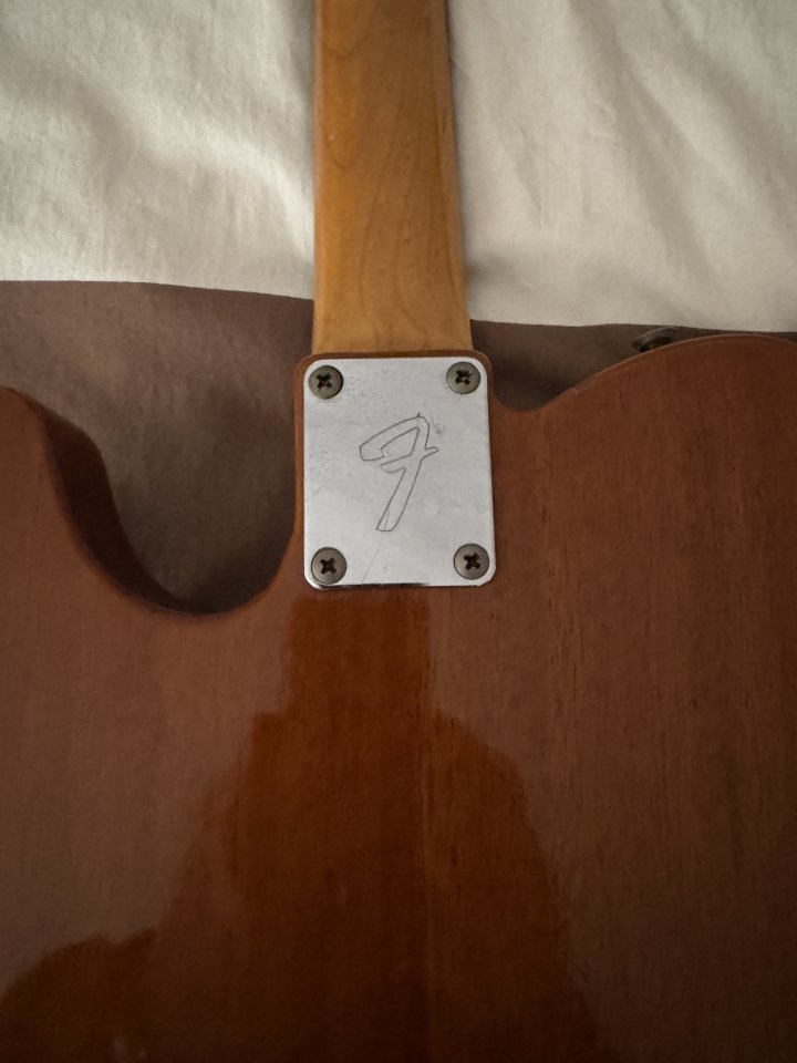 Vendo Fender Telecaster