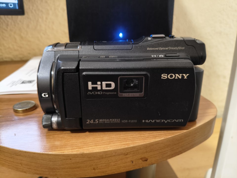 Sony HDR-PJ810E + Rode VideoMic Pro + Accesorios de segunda mano · Foto 1 de 5 · Madrid · 500 €