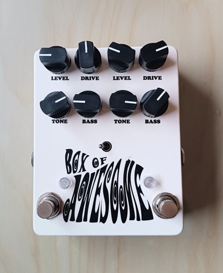 Lovepedal “Box of awesome” SRV/Deluxe (Brownface Deluxe y Super Six SRV) de segunda mano · Foto 1 de 2 · León · 150 €