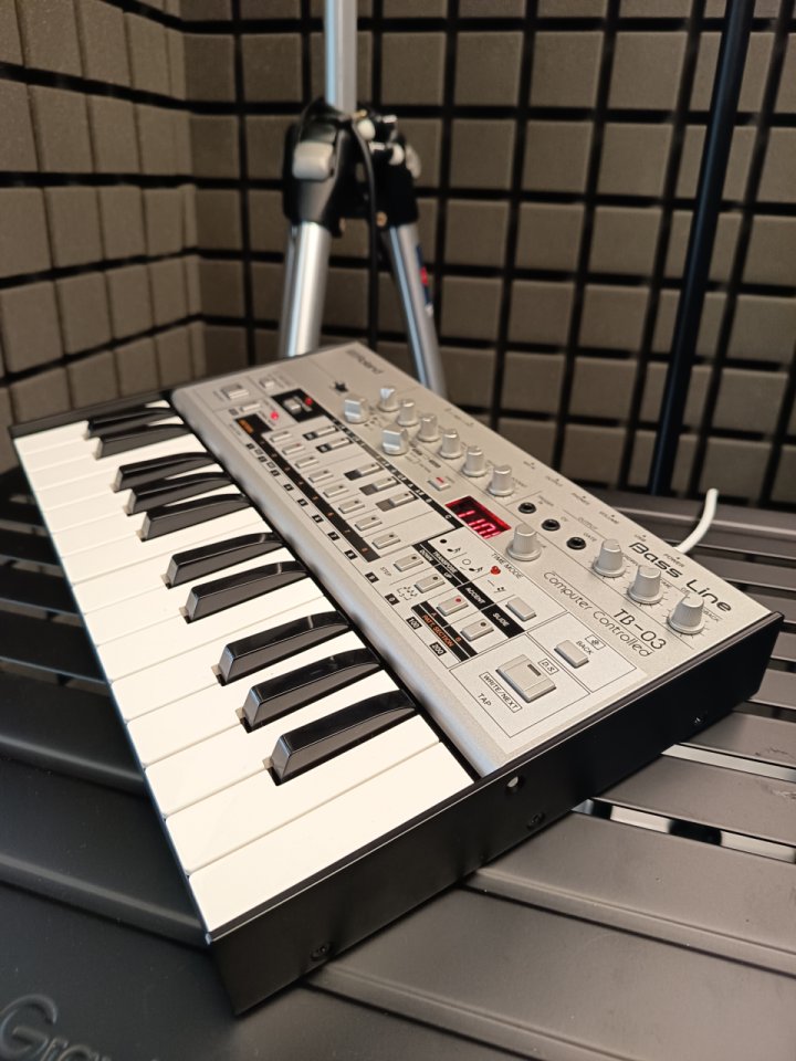 Roland TB-03 Bass Line de segunda mano · Foto 2 de 3 · Barcelona · 299 €