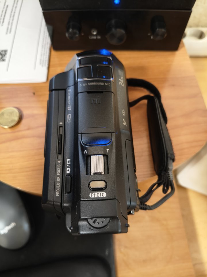 Sony HDR-PJ810E + Rode VideoMic Pro + Accesorios de segunda mano · Foto 3 de 5 · Madrid · 500 €